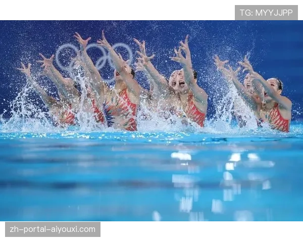 快讯：花样游泳集体技巧自选决赛，中国队以0.15分之差屈居亚军